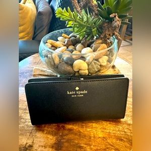 NWT MSRP$179 Kate Spade Black Saffiano Leather Bifold Wallet